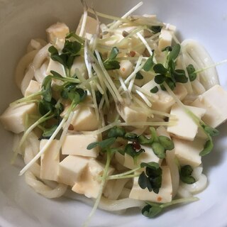 豆腐とかいわれ大根の釜揚げうどん